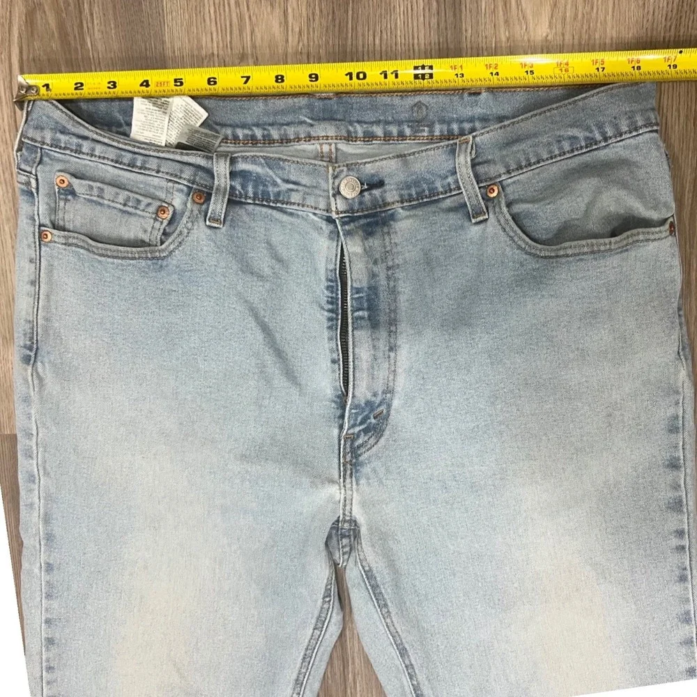 Levis 541 Athletic Taper Jeans Mens 40x32 Light Wash Blue Denim Cut week 3, 2022